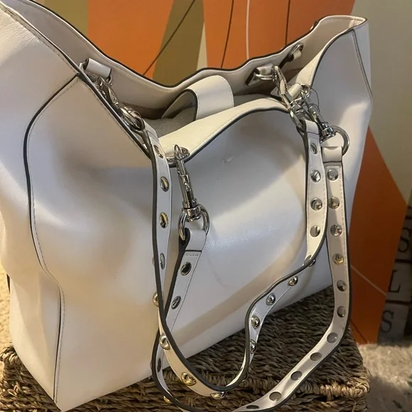 Karl Lagerfeld White bag  Red Heart and Pearl Accents - Picture 5 of 7